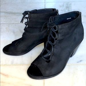 - Eileen Fisher Open toe shoes